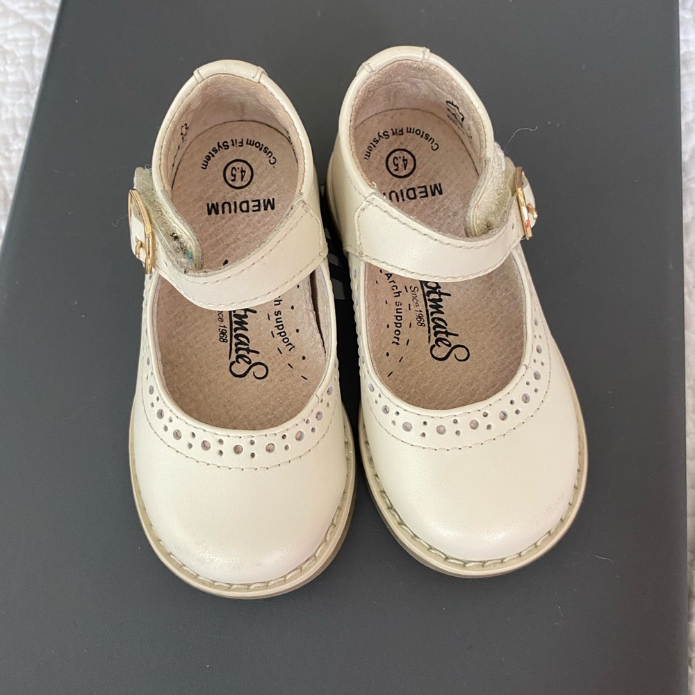 Ivory Mary Janes VGUC